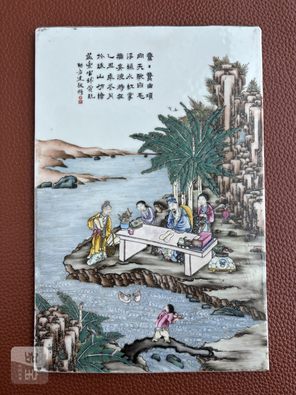 民国 粉彩王羲之“书扇助媪”诗文瓷板 - 图2